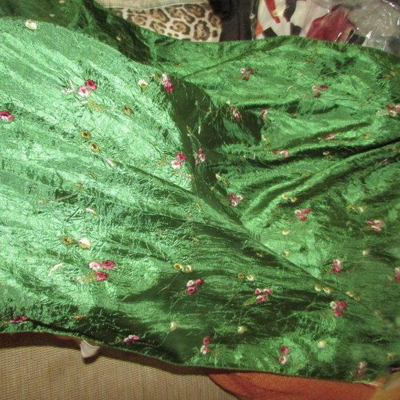 *3 for $25*  Silk Blend green embroidered scarf - Picture 3 of 5